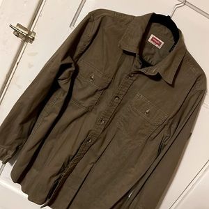 Wrangler men’s, rustic button, front casual shirt, olive green size medium